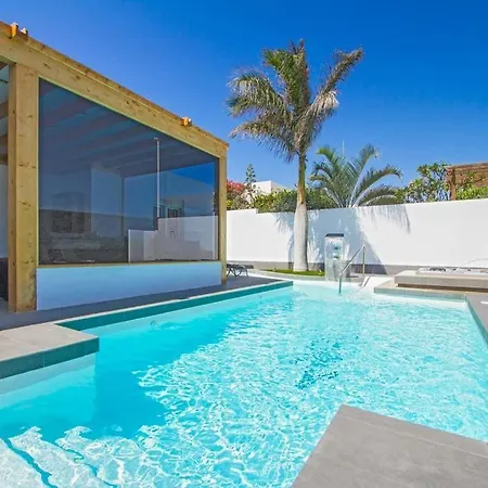 Playa Blanca Sleeps 8 Pool Air Con Wifi Villa Playa Blanca (Lanzarote)