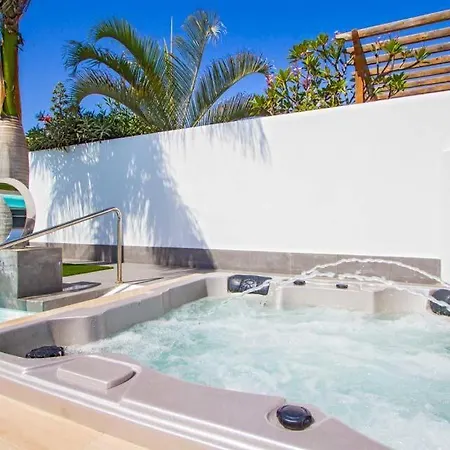 Vila Playa Blanca Sleeps 8 Pool Air Con Wifi *