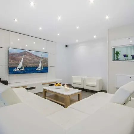 Playa Blanca Sleeps 8 Pool Air Con Wifi Playa Blanca (Lanzarote)