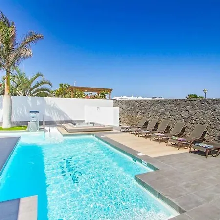 Playa Blanca Sleeps 8 Pool Air Con Wifi * Playa Blanca (Lanzarote)