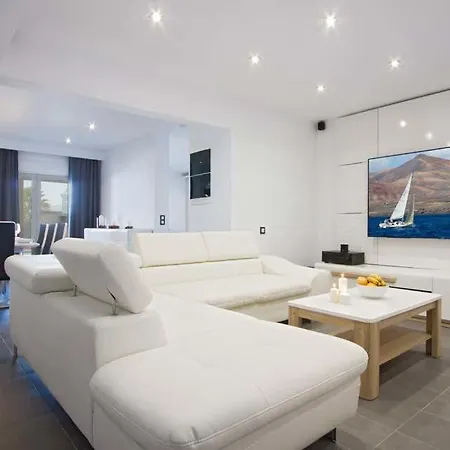 Villa Playa Blanca Sleeps 8 Pool Air Con Wifi Playa Blanca (Lanzarote)